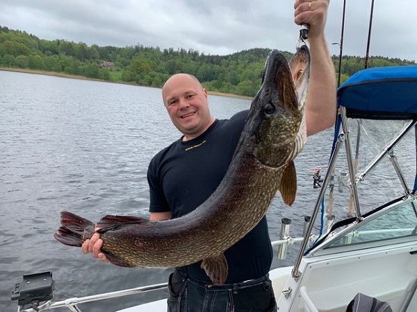 Gädda 9.5 kg/110 cm fångad i mjärde Ufo